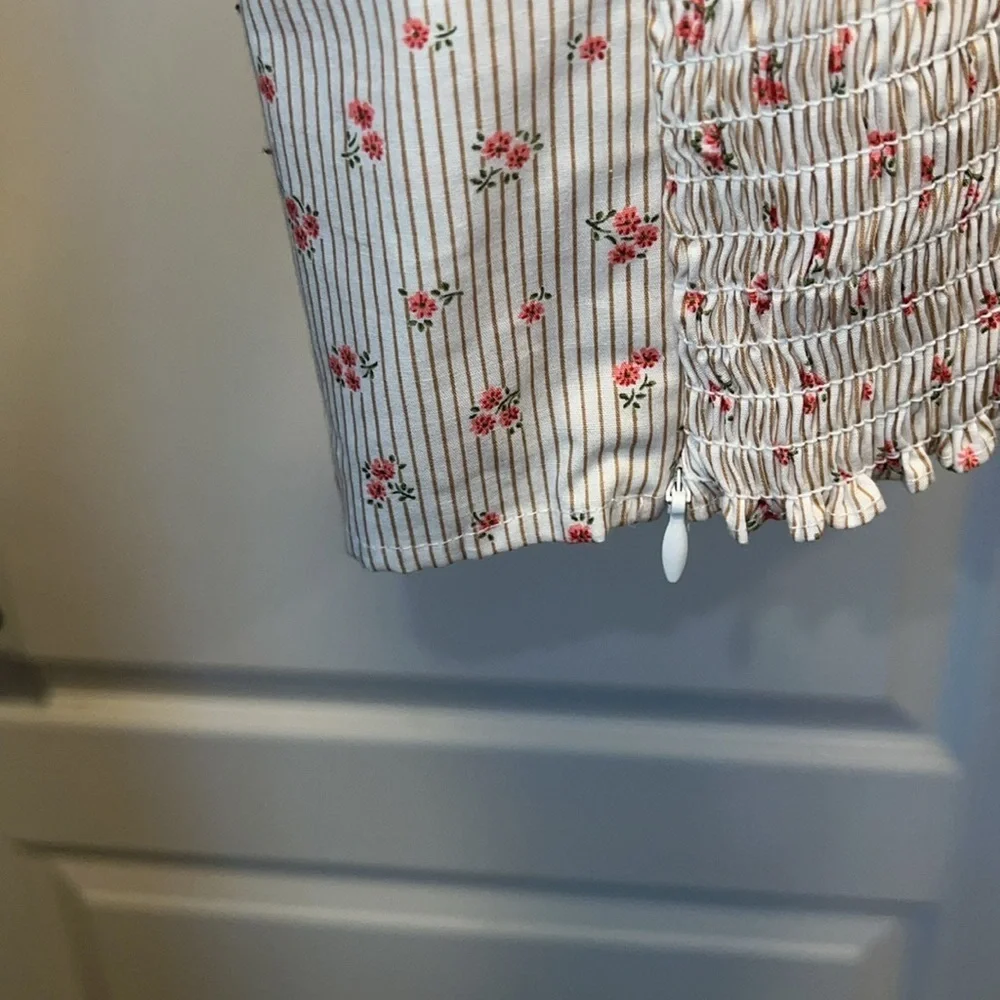 Cottagecore Ditsy Floral Corset-Style Top with Ruffle Straps - Picture 5 of 6